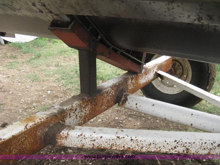 image for item G8279 1983 International 1460 Axial-Flow combine