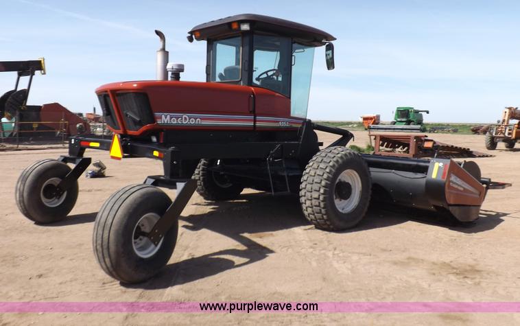 image for item H1939 2002 Mac Don 9352 Turbo swather