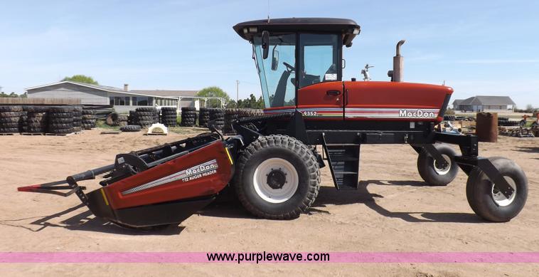 image for item H1939 2002 Mac Don 9352 Turbo swather