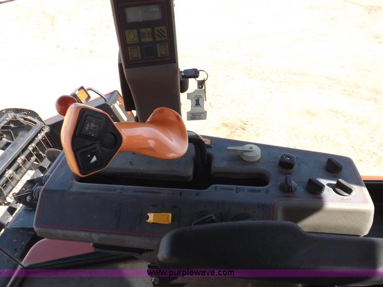 image for item H1939 2002 Mac Don 9352 Turbo swather