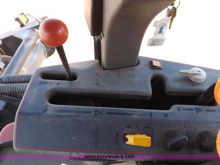 image for item H1939 2002 Mac Don 9352 Turbo swather