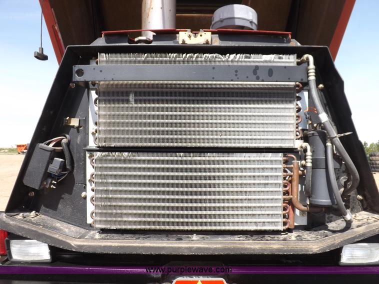 image for item H1939 2002 Mac Don 9352 Turbo swather