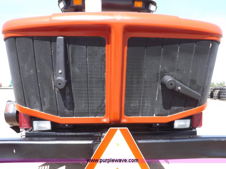 image for item H1939 2002 Mac Don 9352 Turbo swather