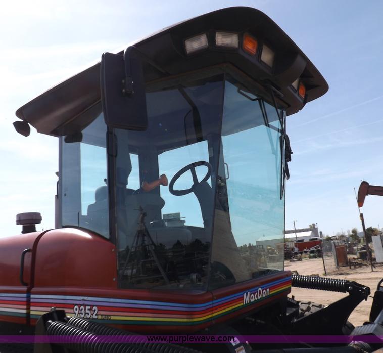 image for item H1939 2002 Mac Don 9352 Turbo swather