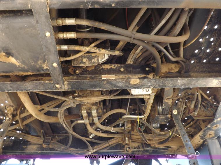 image for item H1939 2002 Mac Don 9352 Turbo swather