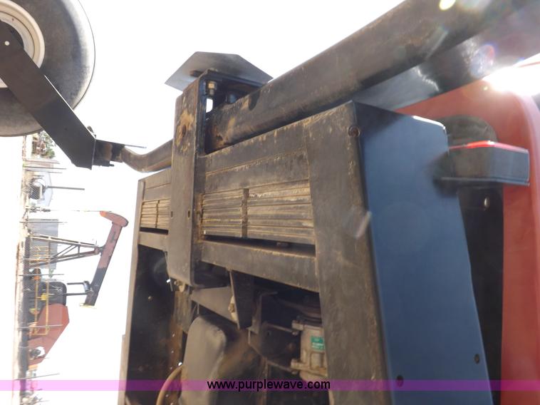 image for item H1939 2002 Mac Don 9352 Turbo swather