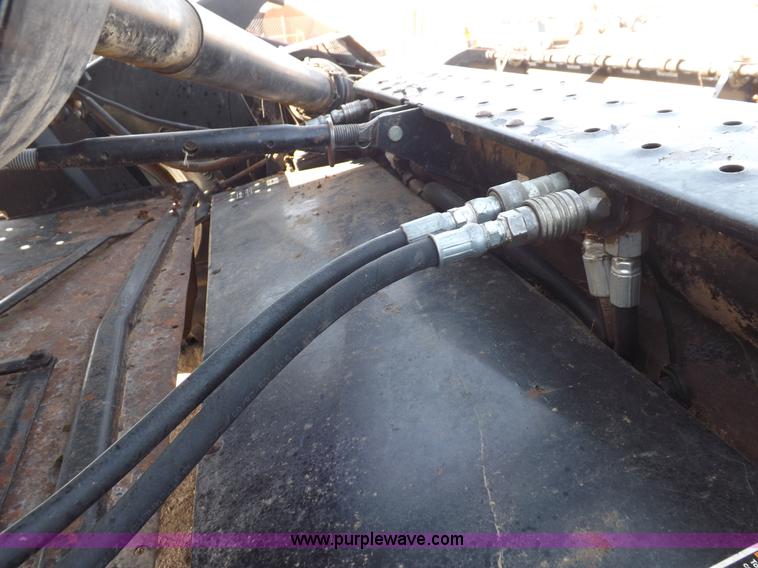 image for item H1939 2002 Mac Don 9352 Turbo swather