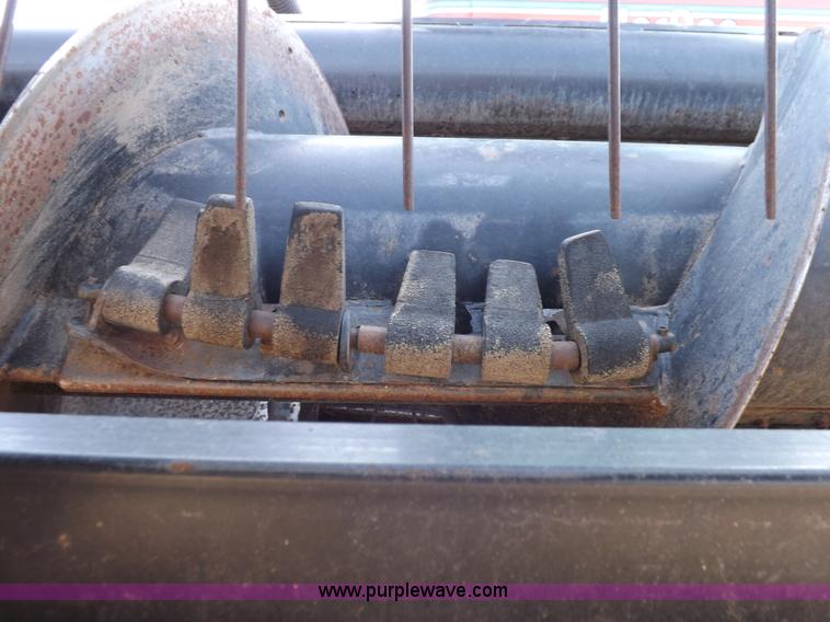 image for item H1939 2002 Mac Don 9352 Turbo swather