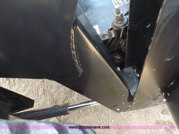 image for item H1939 2002 Mac Don 9352 Turbo swather