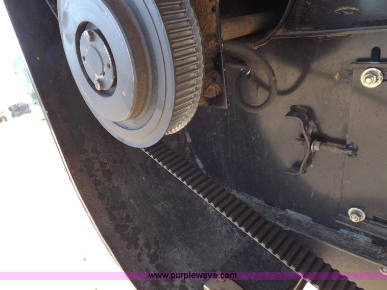 image for item H1939 2002 Mac Don 9352 Turbo swather