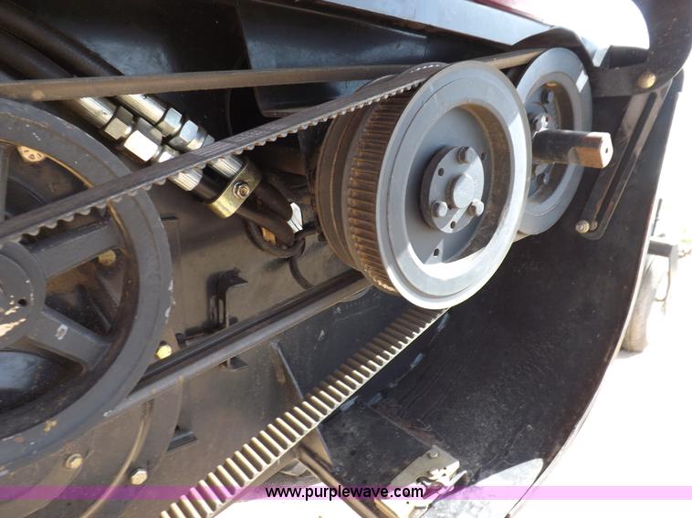 image for item H1939 2002 Mac Don 9352 Turbo swather