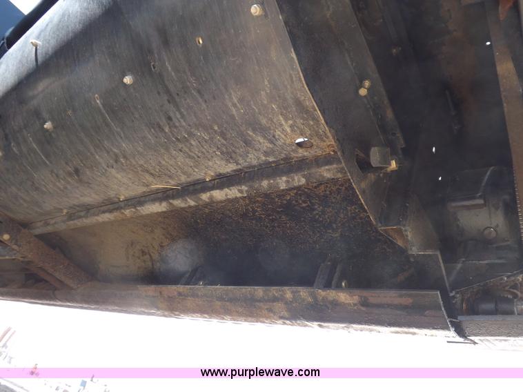 image for item H1939 2002 Mac Don 9352 Turbo swather