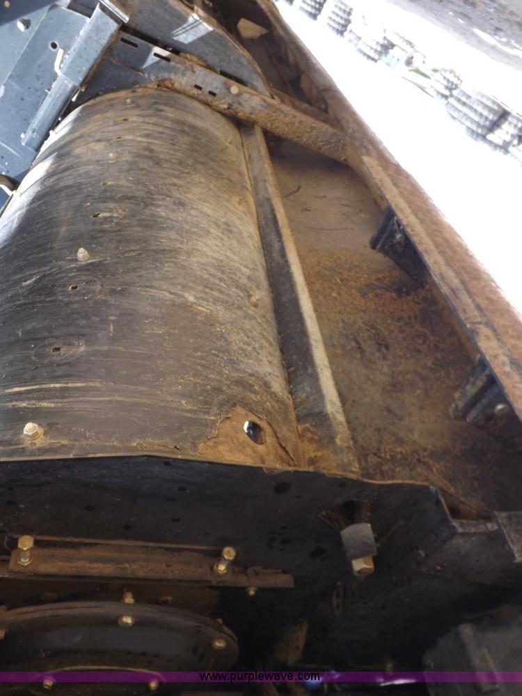 image for item H1939 2002 Mac Don 9352 Turbo swather