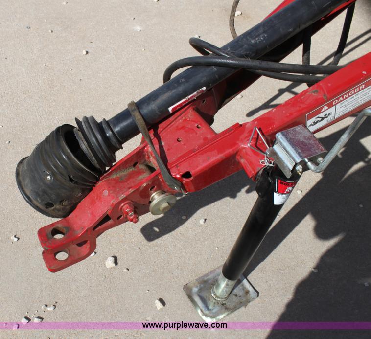 image for item H2052 2007 New Holland BR770A round baler