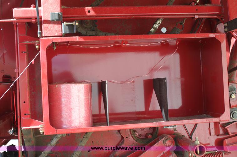 image for item H2052 2007 New Holland BR770A round baler