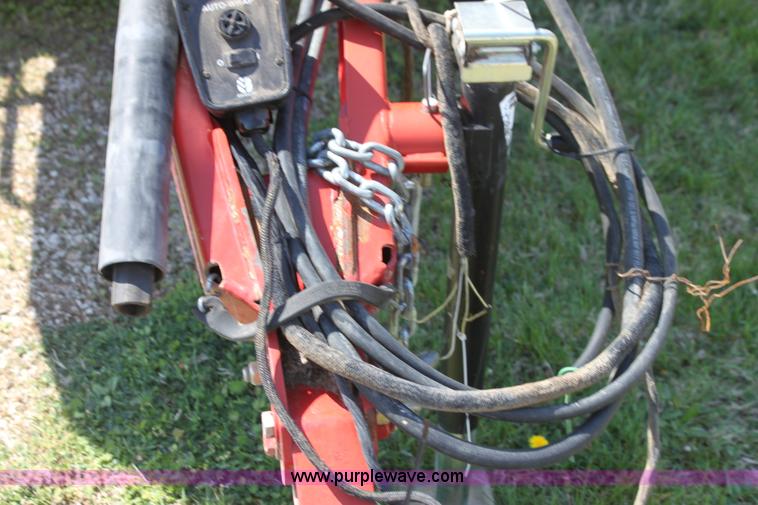 image for item H2101 2007 New Holland BR750A round baler