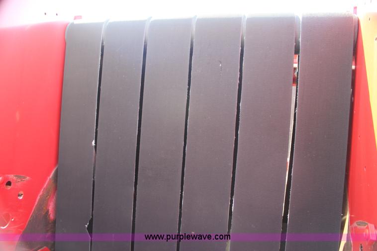 image for item H2101 2007 New Holland BR750A round baler