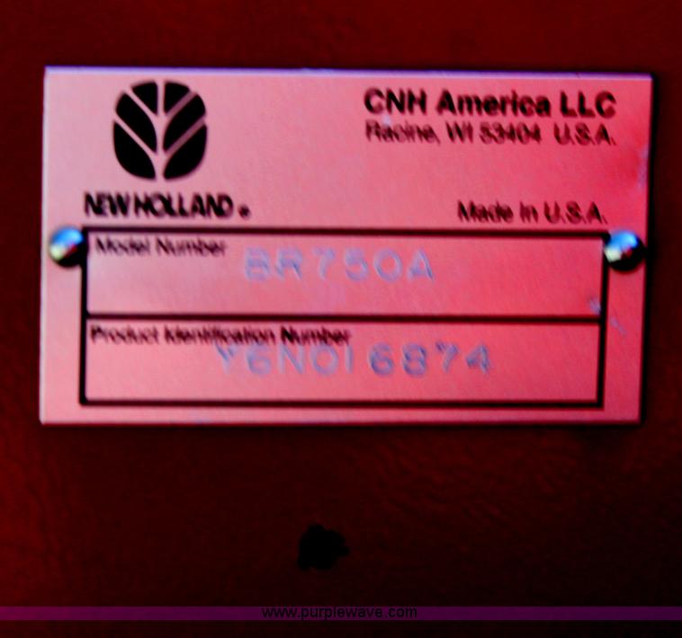 image for item H2101 2007 New Holland BR750A round baler