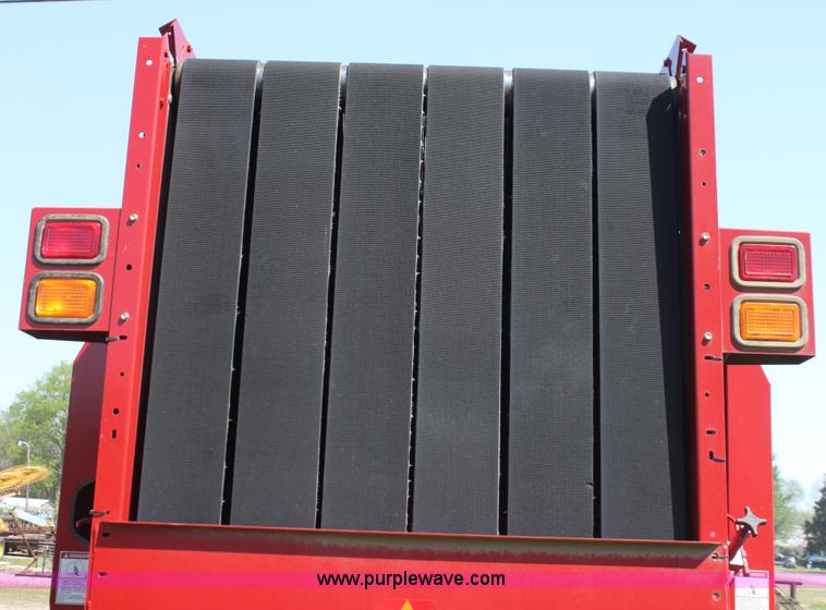 image for item H2101 2007 New Holland BR750A round baler