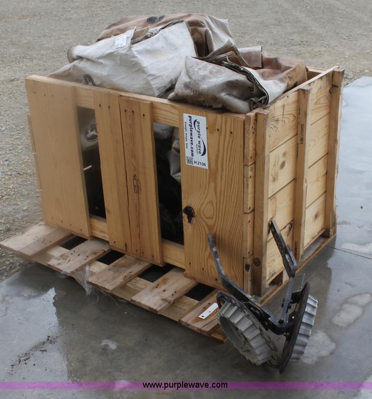 image for item H2106 (12) John Deere floating row cleaners with depth bands