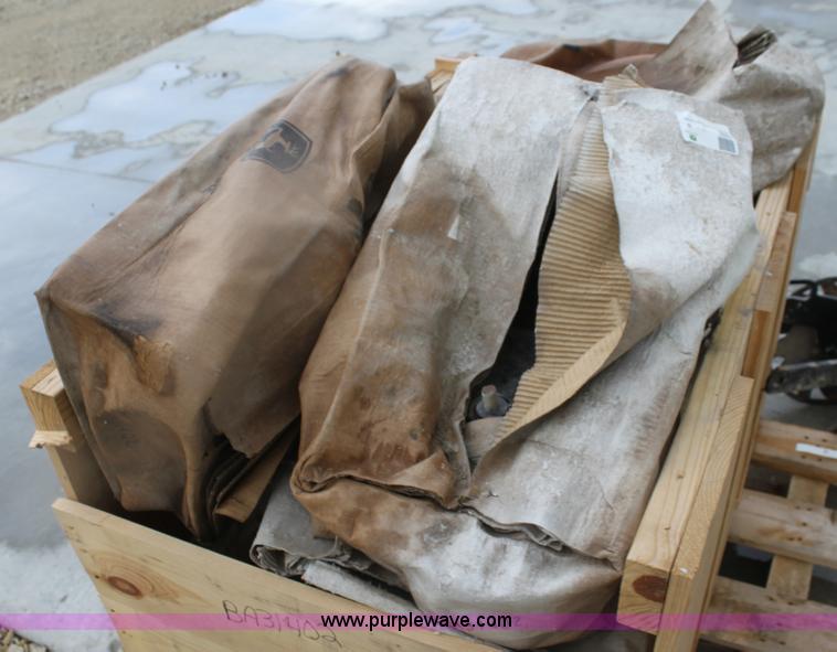 image for item H2106 (12) John Deere floating row cleaners with depth bands