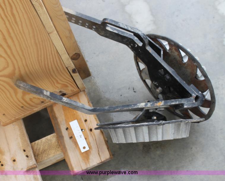 image for item H2106 (12) John Deere floating row cleaners with depth bands