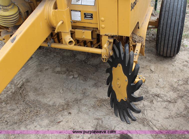 image for item H2661 1998 Vermeer 504 Super I round baler