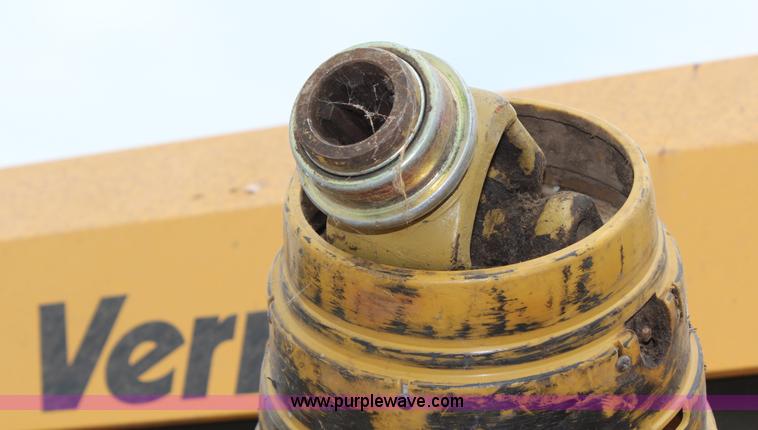 image for item H2661 1998 Vermeer 504 Super I round baler