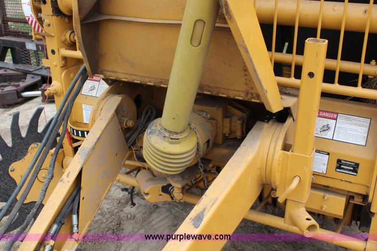 image for item H2661 1998 Vermeer 504 Super I round baler