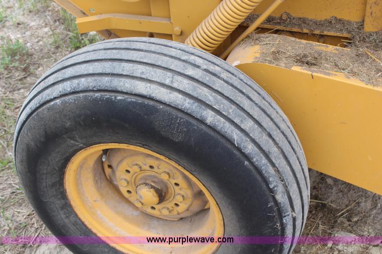 image for item H2661 1998 Vermeer 504 Super I round baler