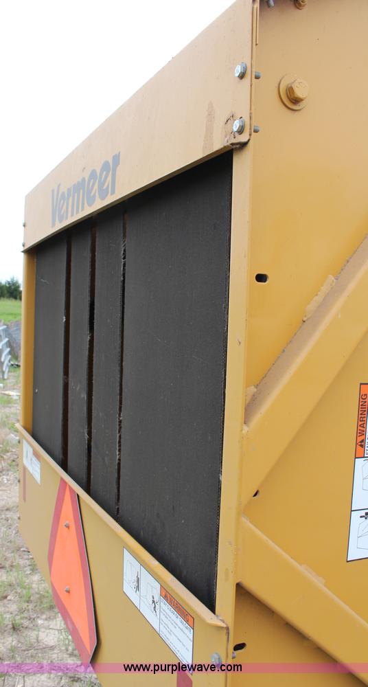image for item H2661 1998 Vermeer 504 Super I round baler