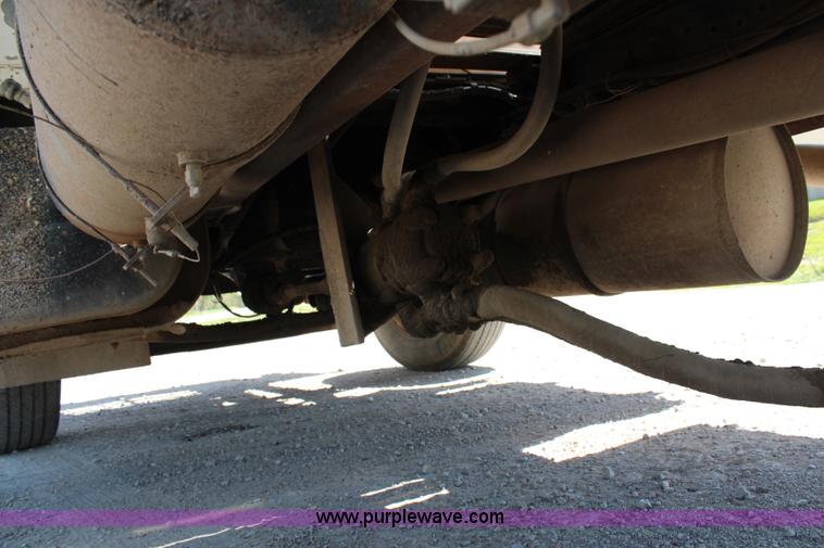 image for item H2669 1986 International S1900 feed delivery truck