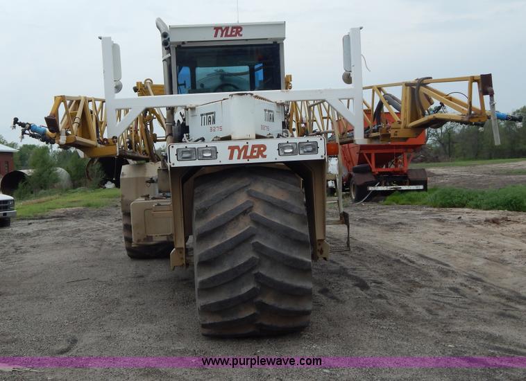 image for item H3402 Tyler Titan 3275 self-propelled sprayer