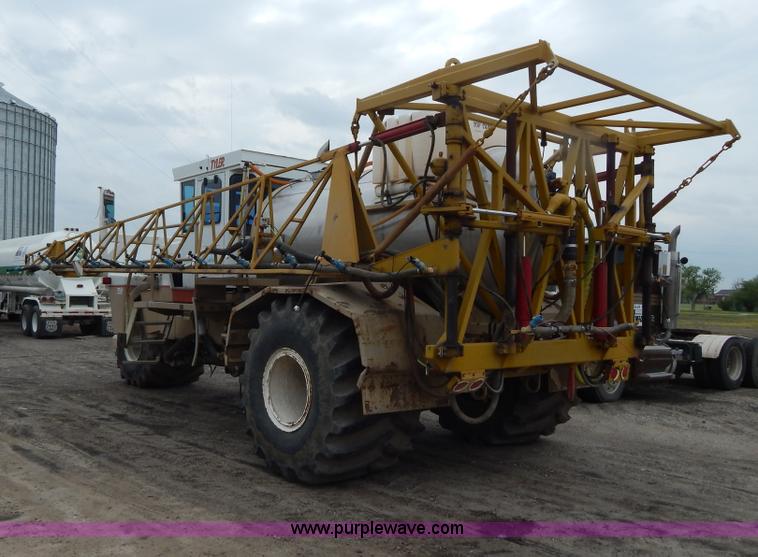 image for item H3402 Tyler Titan 3275 self-propelled sprayer