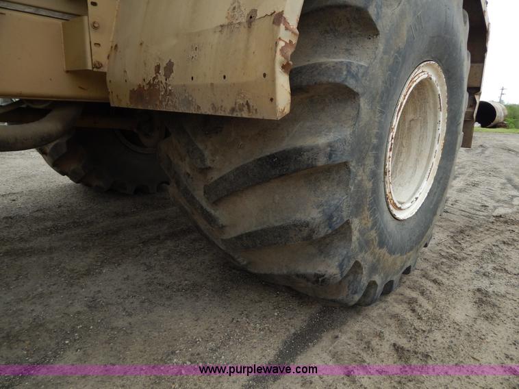 image for item H3402 Tyler Titan 3275 self-propelled sprayer