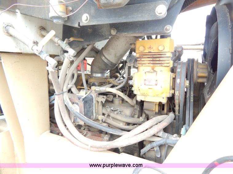 image for item H3402 Tyler Titan 3275 self-propelled sprayer