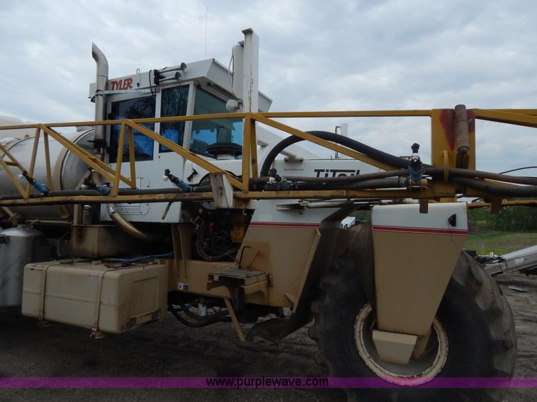 image for item H3402 Tyler Titan 3275 self-propelled sprayer
