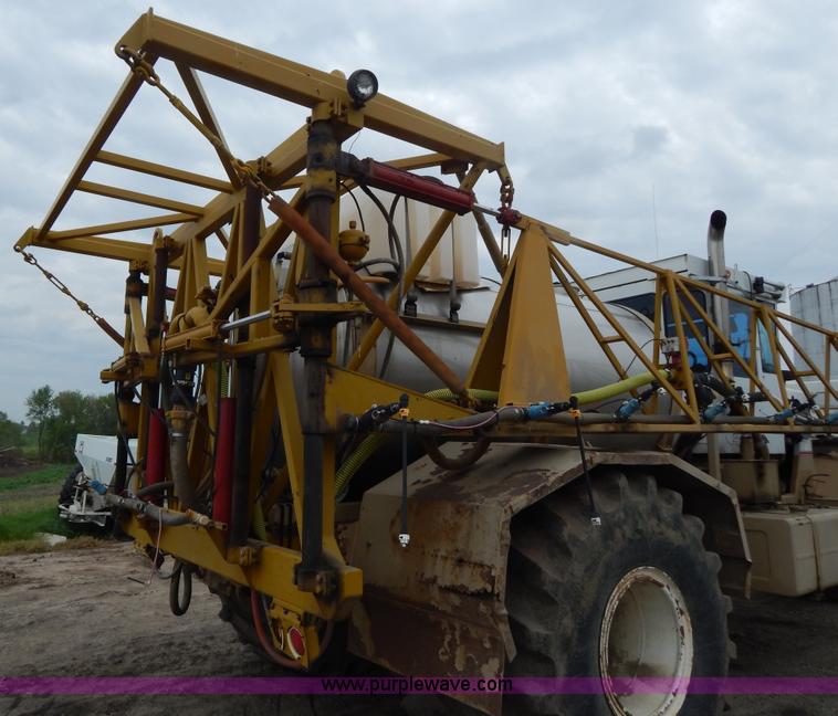 image for item H3402 Tyler Titan 3275 self-propelled sprayer