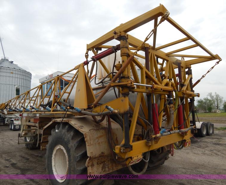 image for item H3402 Tyler Titan 3275 self-propelled sprayer