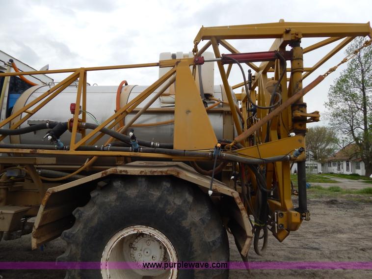 image for item H3402 Tyler Titan 3275 self-propelled sprayer