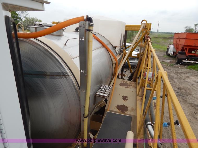 image for item H3402 Tyler Titan 3275 self-propelled sprayer