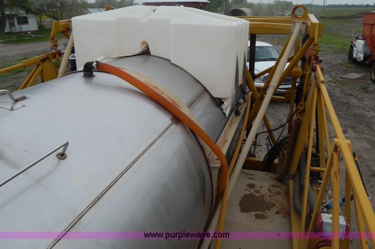 image for item H3402 Tyler Titan 3275 self-propelled sprayer