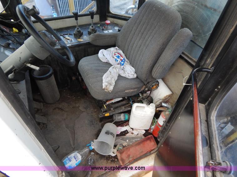 image for item H3402 Tyler Titan 3275 self-propelled sprayer