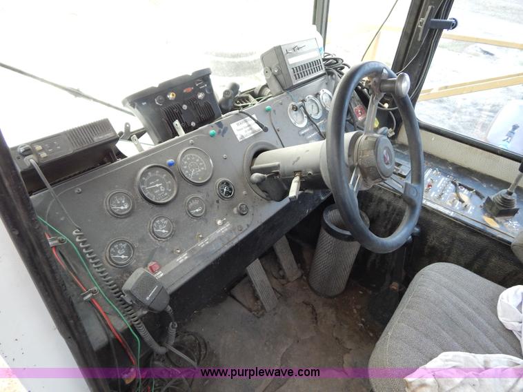 image for item H3402 Tyler Titan 3275 self-propelled sprayer