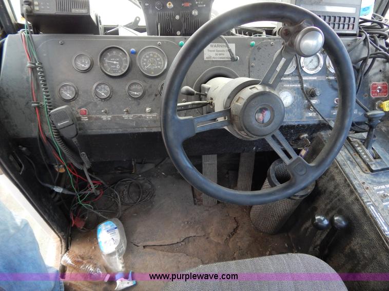 image for item H3402 Tyler Titan 3275 self-propelled sprayer