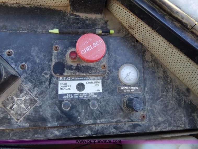 image for item H3402 Tyler Titan 3275 self-propelled sprayer