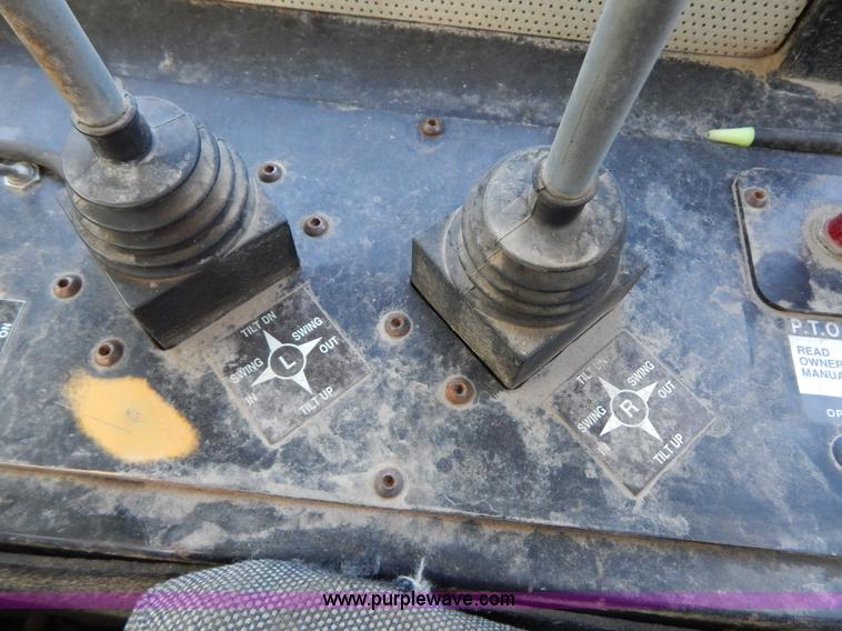 image for item H3402 Tyler Titan 3275 self-propelled sprayer