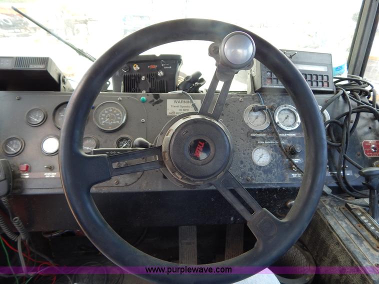 image for item H3402 Tyler Titan 3275 self-propelled sprayer