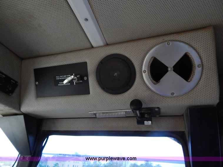 image for item H3402 Tyler Titan 3275 self-propelled sprayer