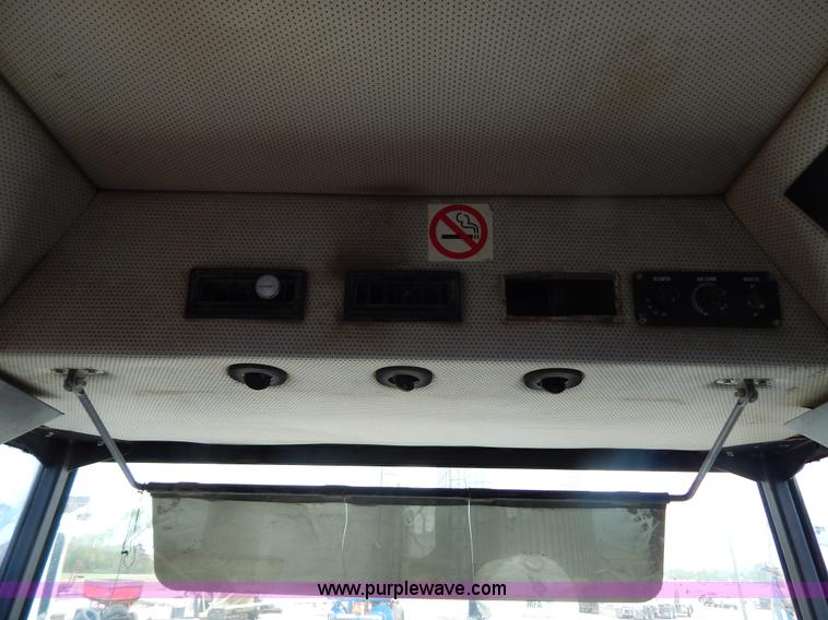 image for item H3402 Tyler Titan 3275 self-propelled sprayer